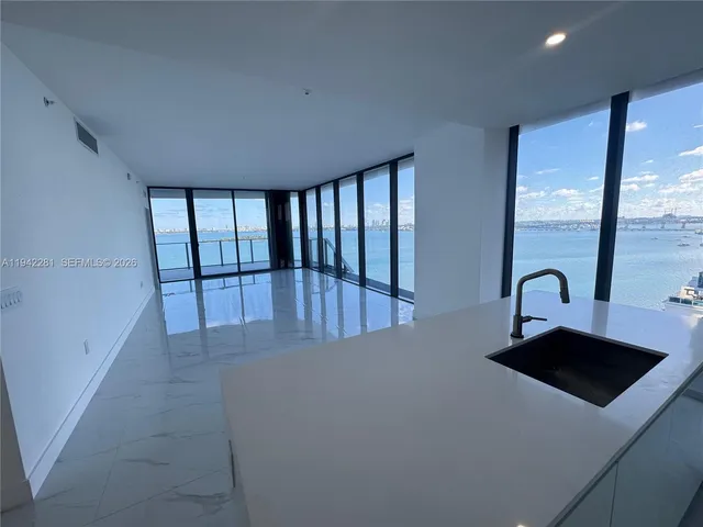 $3,200,000 | 700 Northeast 24th Street, Unit 907, Miami, FL 33137