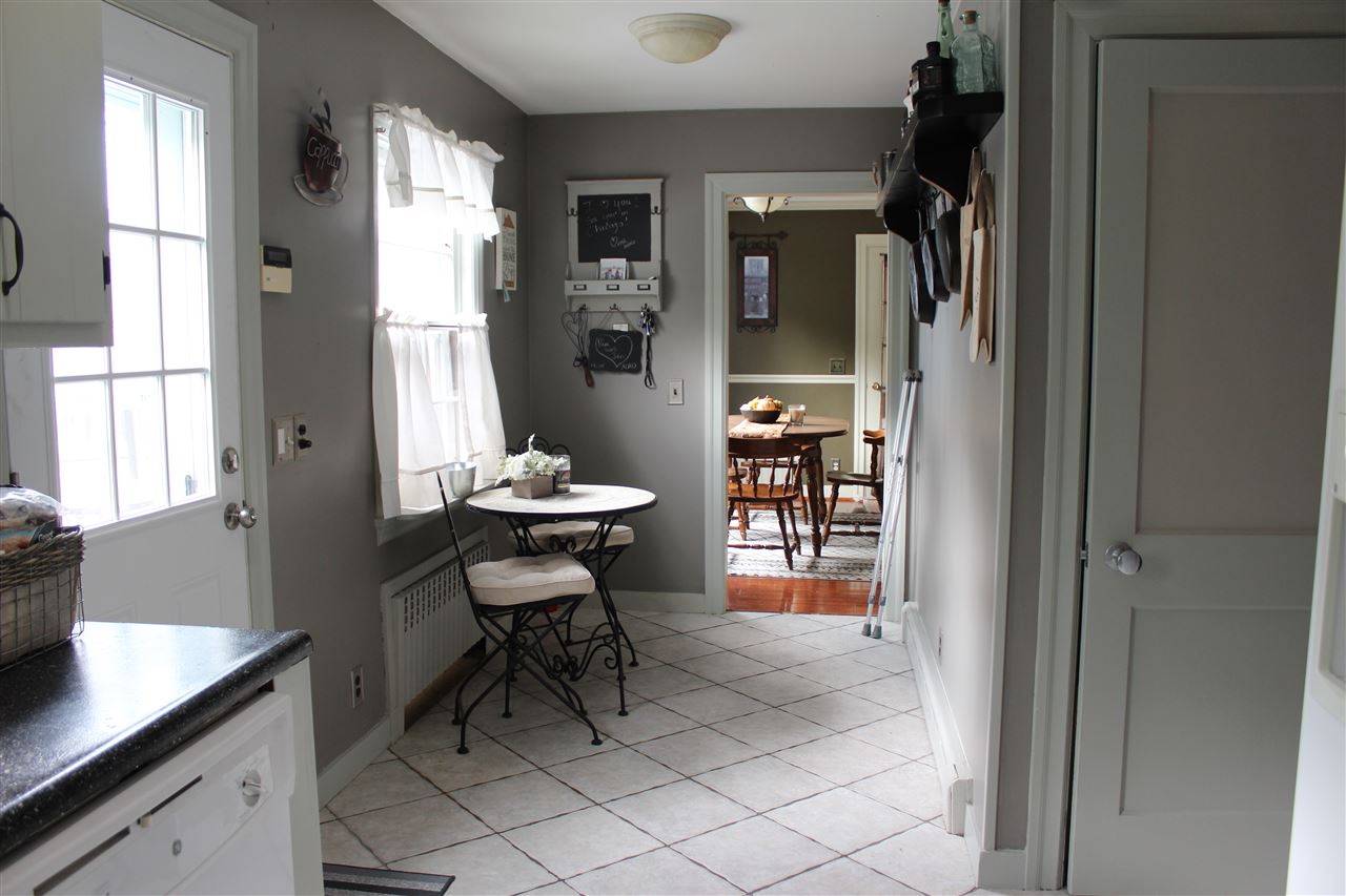 328 Putney Road Brattleboro, VT 05301 - Photo 4 of 34