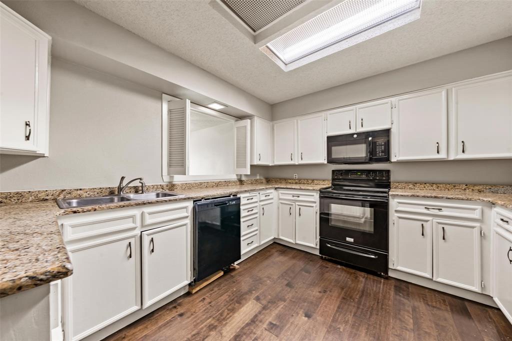 2812 Stewart Drive Waco, TX 76708 - Photo 4 of 21