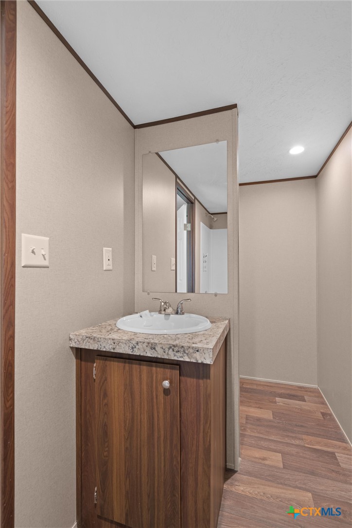 27 Briarwood Road Morgan's Point Resort, TX 76513 - Photo 16 of 37 Bathroom