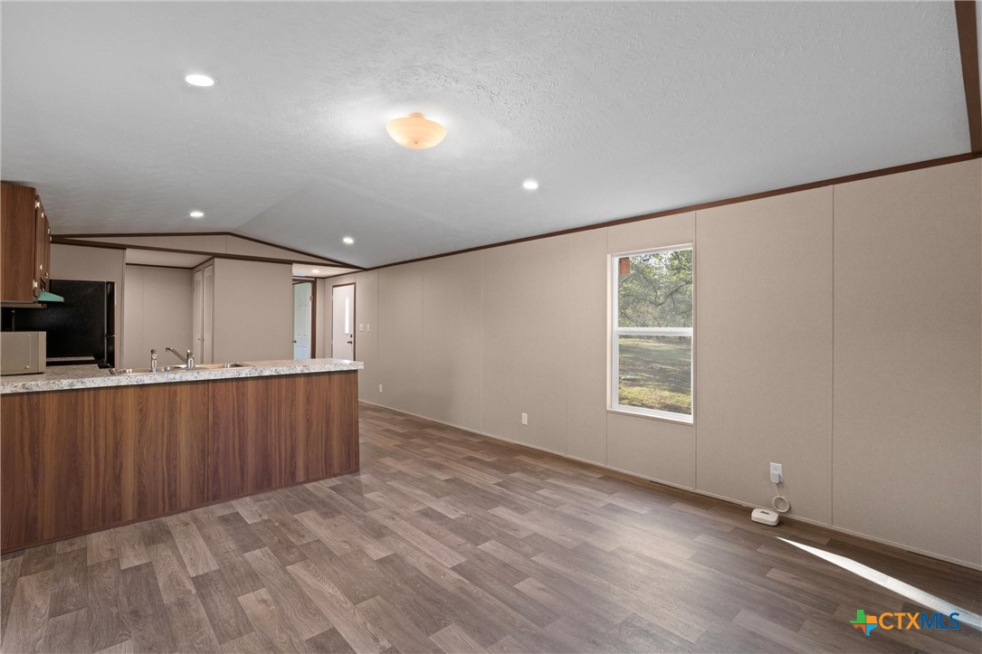 27 Briarwood Road Morgan's Point Resort, TX 76513 - Photo 8 of 37 Large Living Area