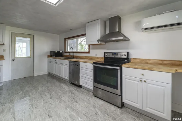 $140,000 | 828 10th Avenue, Fulton, IL 61252