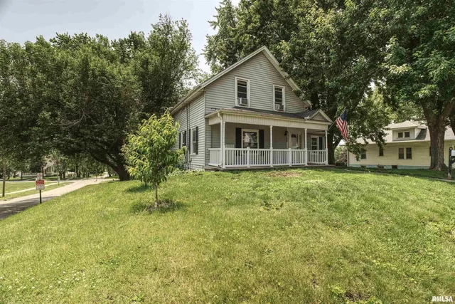$135,000 | 828 10th Avenue, Fulton, IL 61252