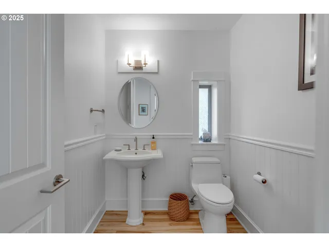 $1,275,000 | 9145 Wallace Road Northwest, Salem, OR 97304