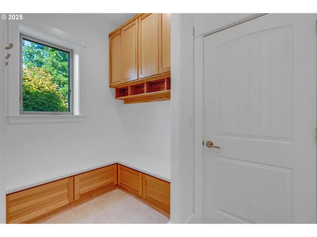 $1,275,000 | 9145 Wallace Road Northwest, Salem, OR 97304