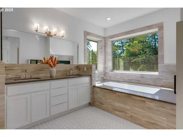 $1,275,000 | 9145 Wallace Road Northwest, Salem, OR 97304