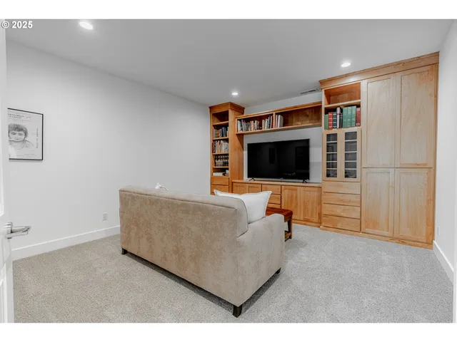 $1,275,000 | 9145 Wallace Road Northwest, Salem, OR 97304