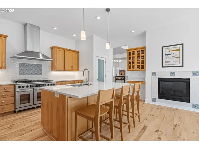 $1,275,000 | 9145 Wallace Road Northwest, Salem, OR 97304