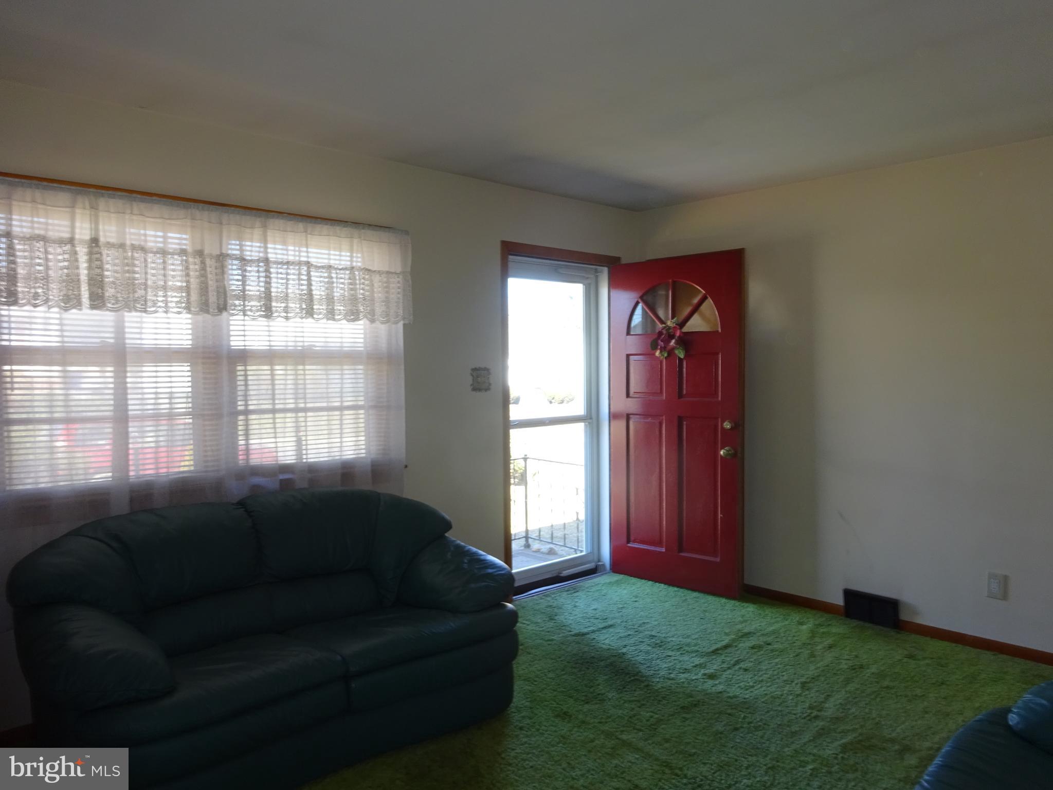 216 Devonshire Road Hagerstown, MD 21740 - Photo 3 of 17 Gallery Image 3
