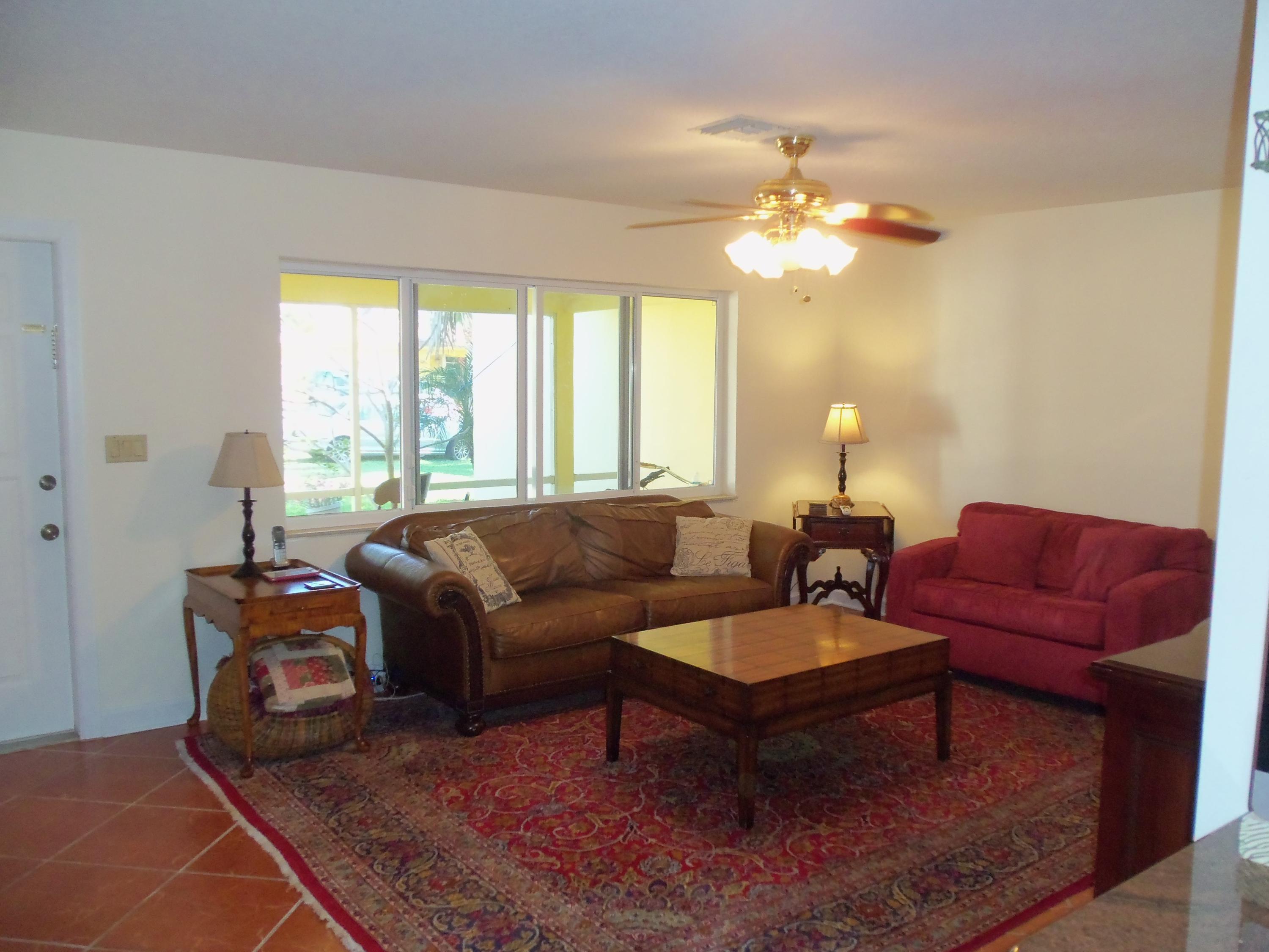 278 Northeast 30th Street Boca Raton, FL 33431 - Photo 4 of 30 LIVING ROOM