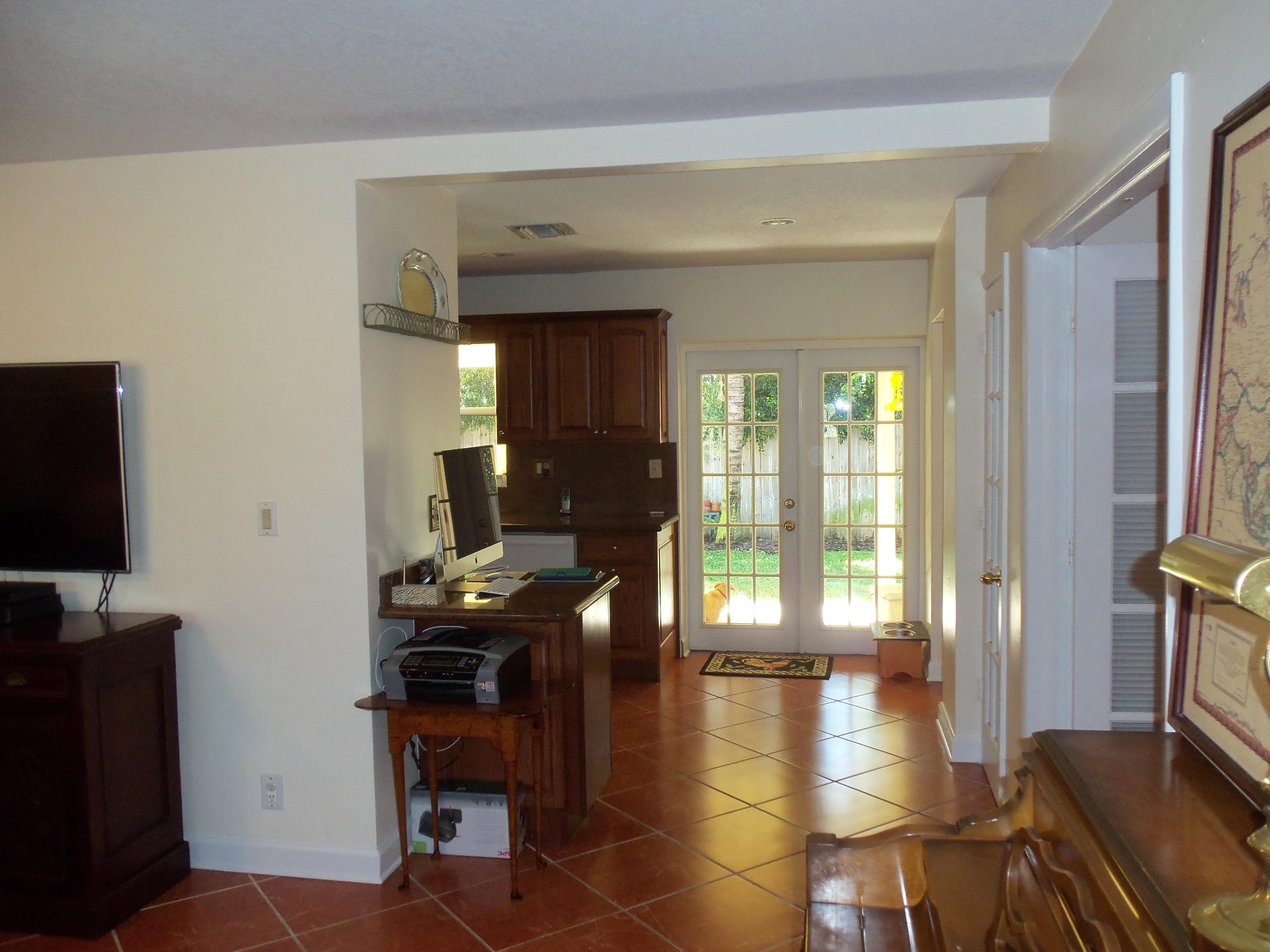 278 Northeast 30th Street Boca Raton, FL 33431 - Photo 10 of 30 KITCHEN