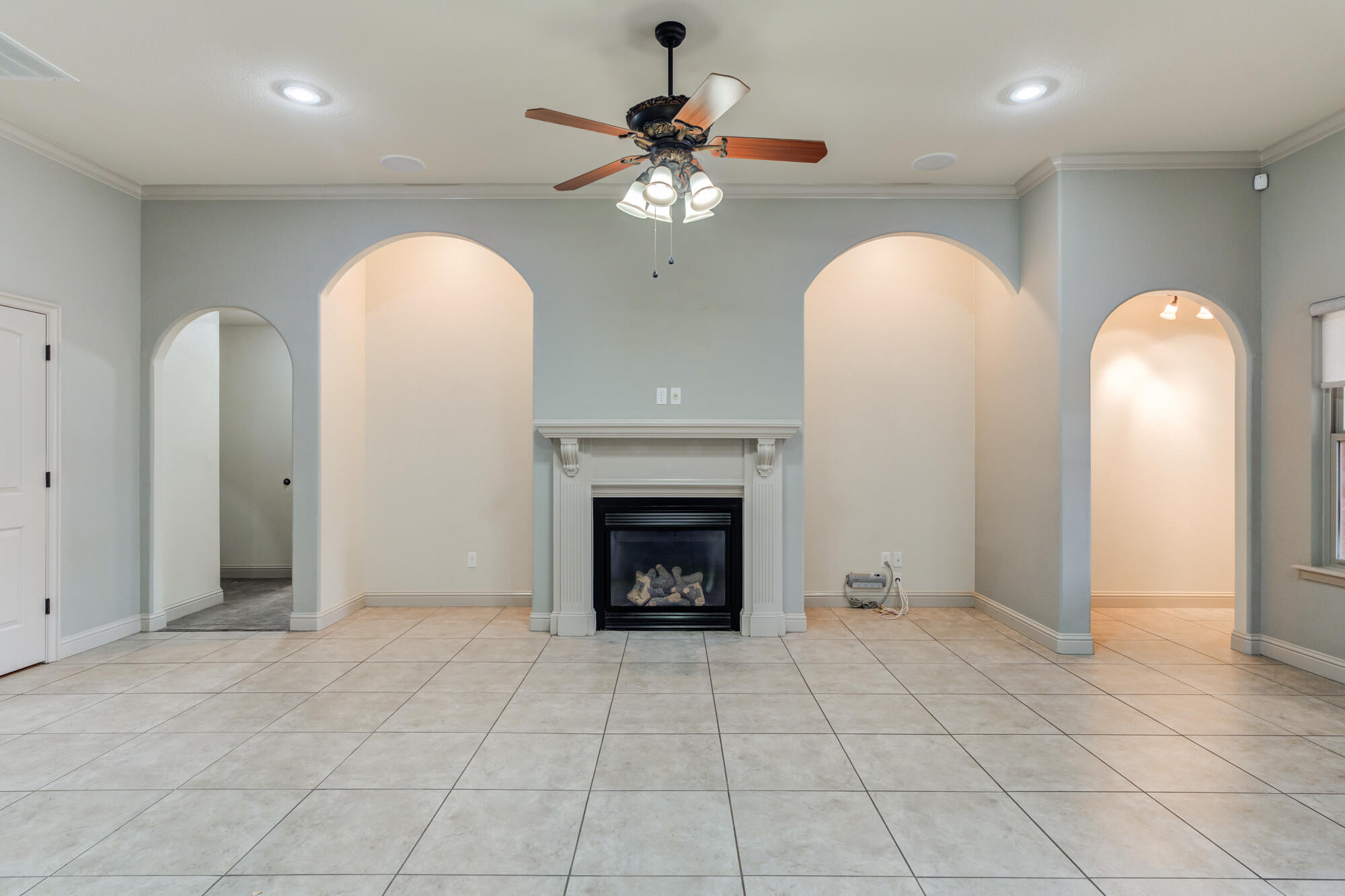 6406 93rd Street Lubbock, TX 79424 - Photo 7 of 45 DSC02467_68_69_70_71