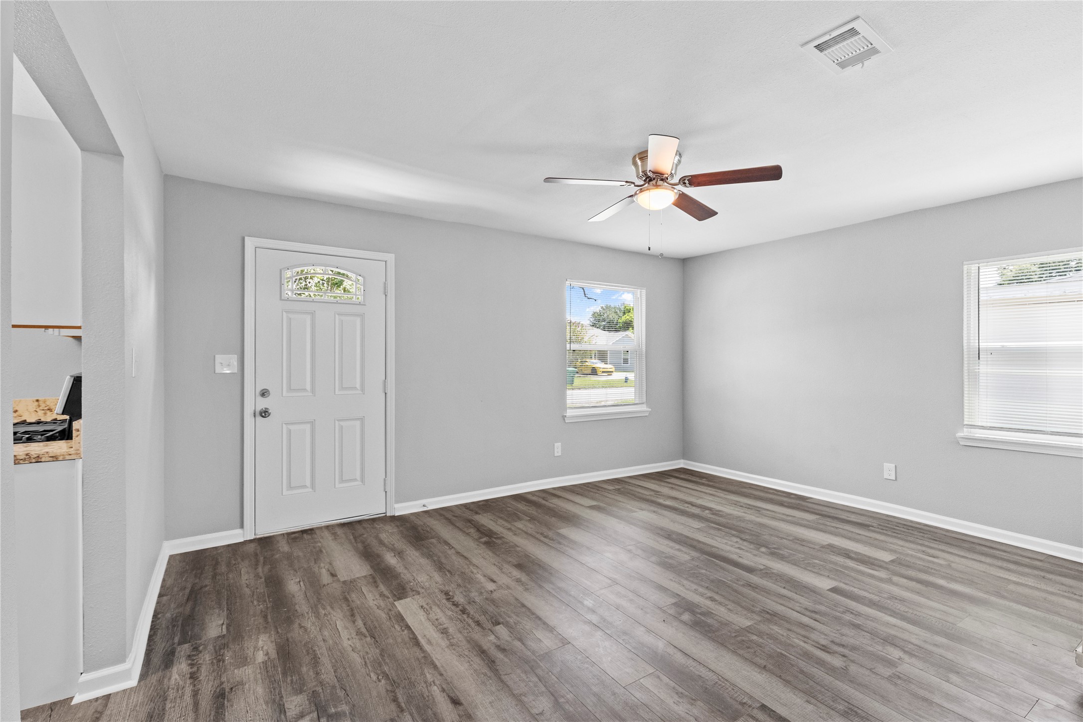 4838 Van Fleet Street Houston, TX 77033 - Photo 4 of 19 Living room.