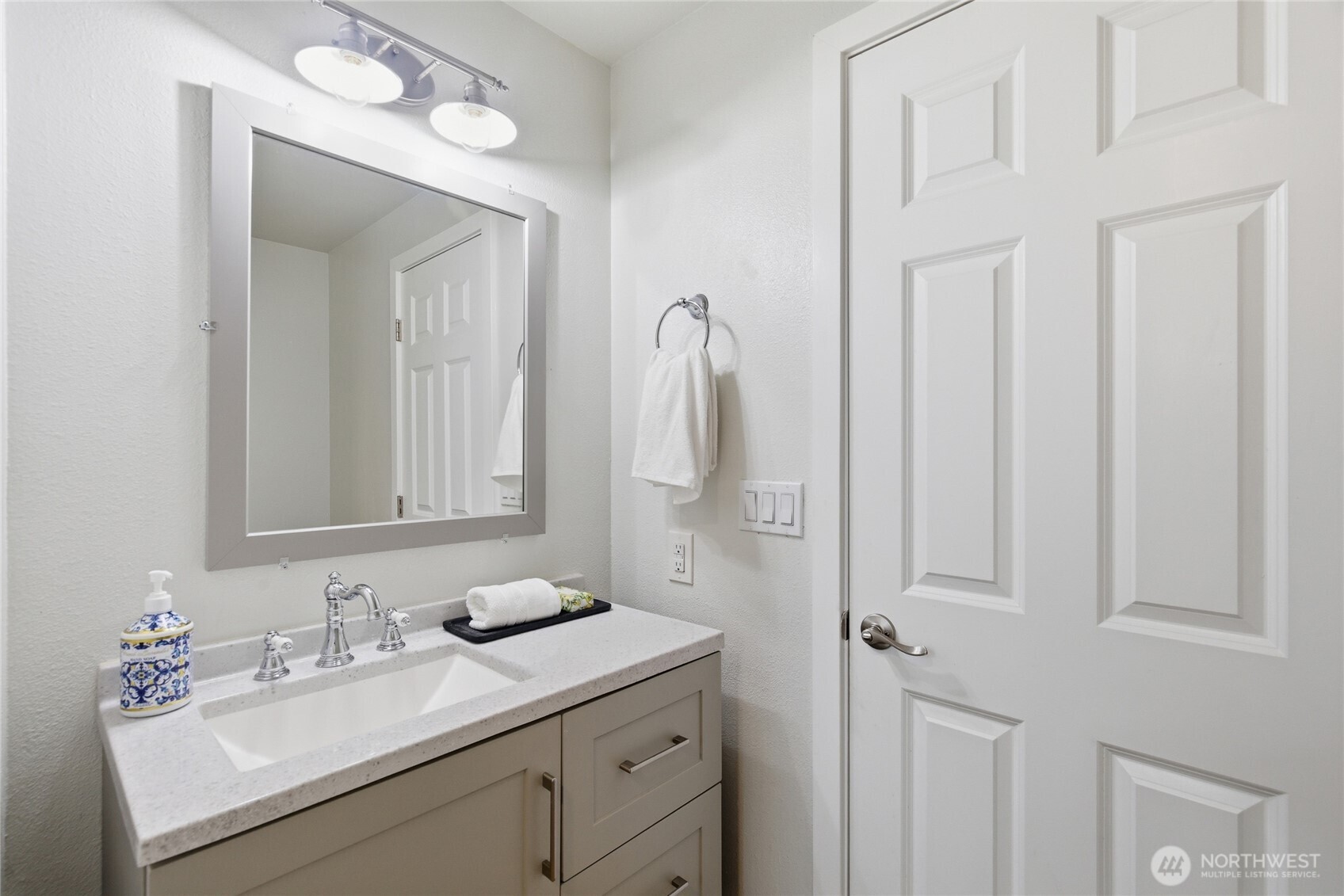 2713 Northeast 23rd Place Renton, WA 98056 - Photo 25 of 40