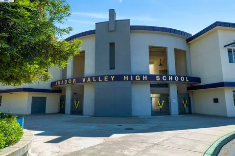 $1,695,000 | 4525 Entrada Court, Pleasanton, CA 94566