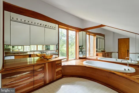 $1,990,000 | 36 Rabbit Run Road, Malvern, PA 19355