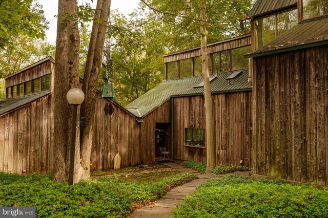 $1,990,000 | 36 Rabbit Run Road, Malvern, PA 19355