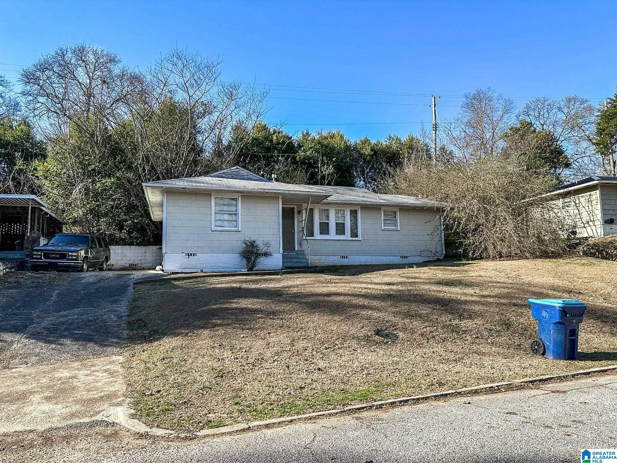 1202 Altamont Road Anniston, AL 36207 - Photo 2 of 3