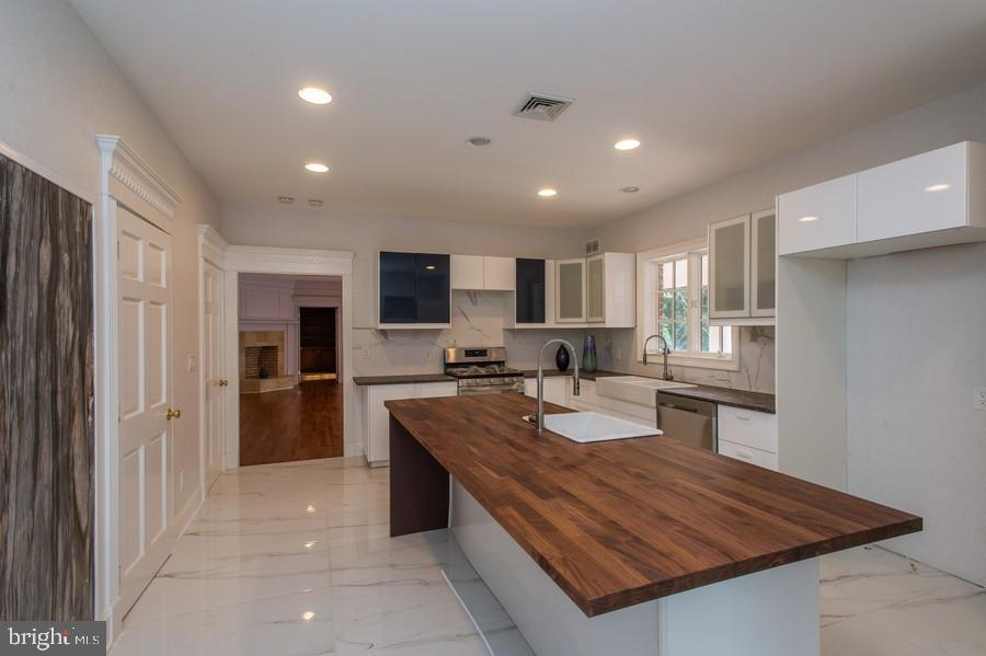 17 Benedek Road Princeton, NJ 08540 - Photo 14 of 36 Gourmet Kitchen