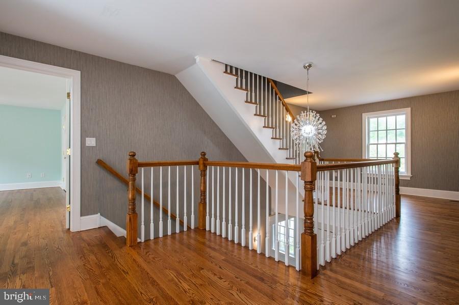 17 Benedek Road Princeton, NJ 08540 - Photo 22 of 36 Second floor's hallway