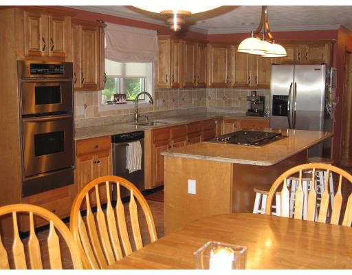 61 Leslie Road Rowley, MA 01969 - Photo 7 of 29