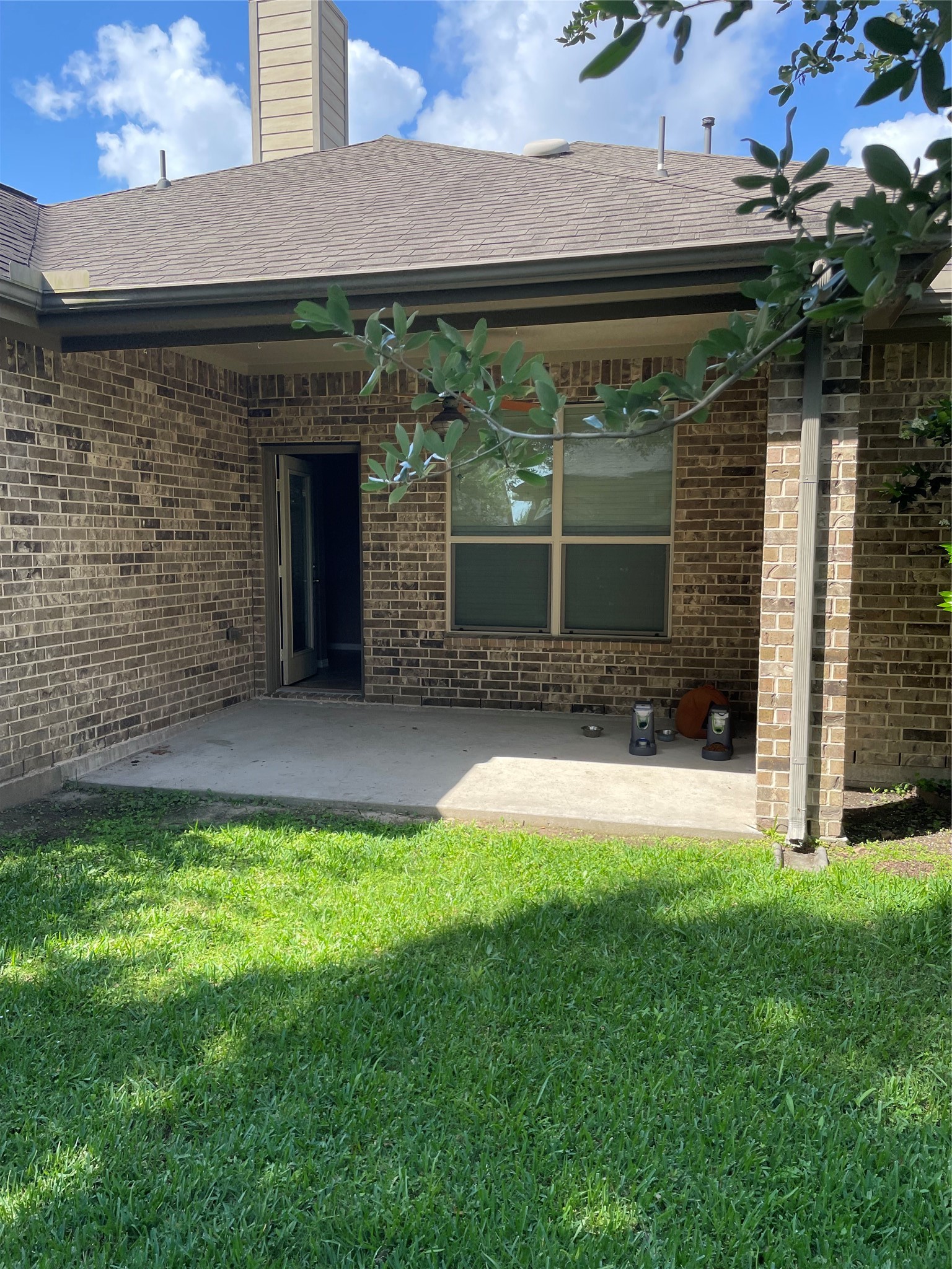 19518 Country Ranch Court Spring, TX 77388 - Photo 7 of 10 a front view of a house with a yard