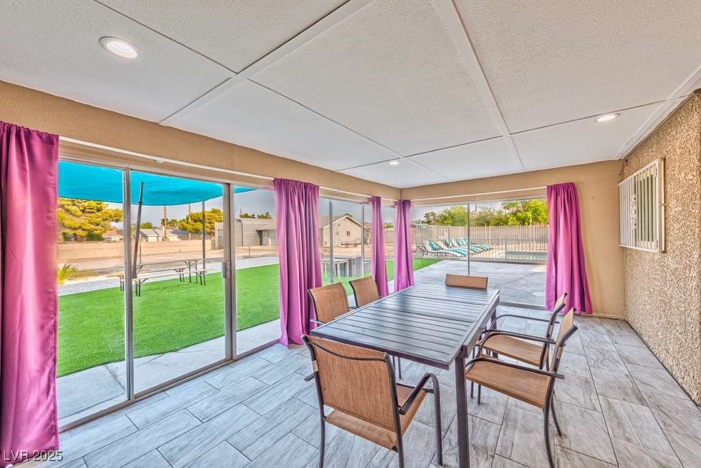 4990 Philmar Avenue Las Vegas, NV 89120 - Photo 4 of 32 View of sunroom / solarium