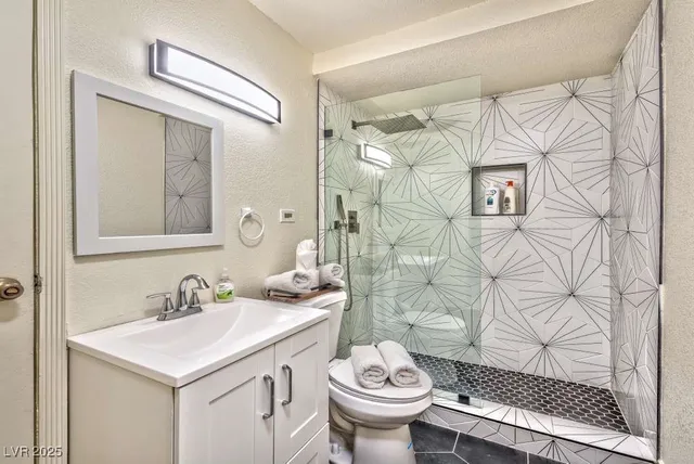 $5,995 | 4990 Philmar Avenue, Las Vegas, NV 89120