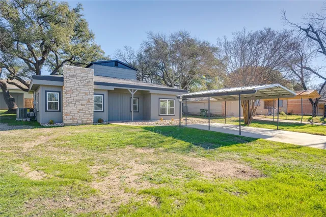 $2,195 | 809 North West Street, Burnet, TX 78611