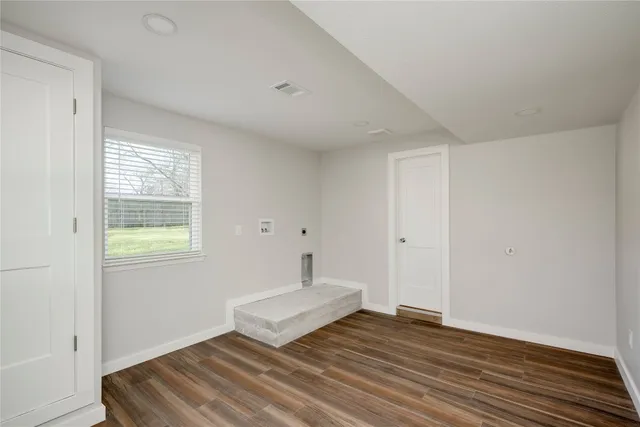 $2,195 | 809 North West Street, Burnet, TX 78611