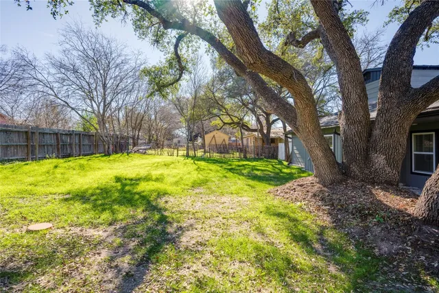 $2,195 | 809 North West Street, Burnet, TX 78611