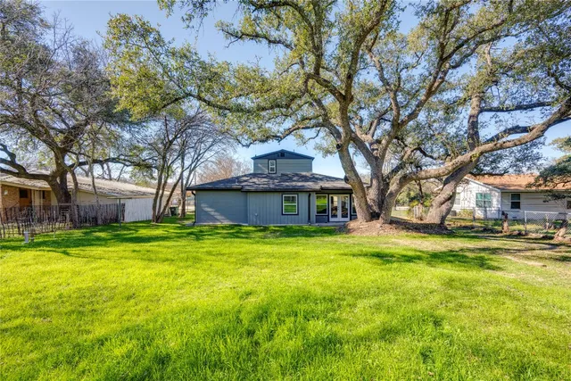 $2,195 | 809 North West Street, Burnet, TX 78611