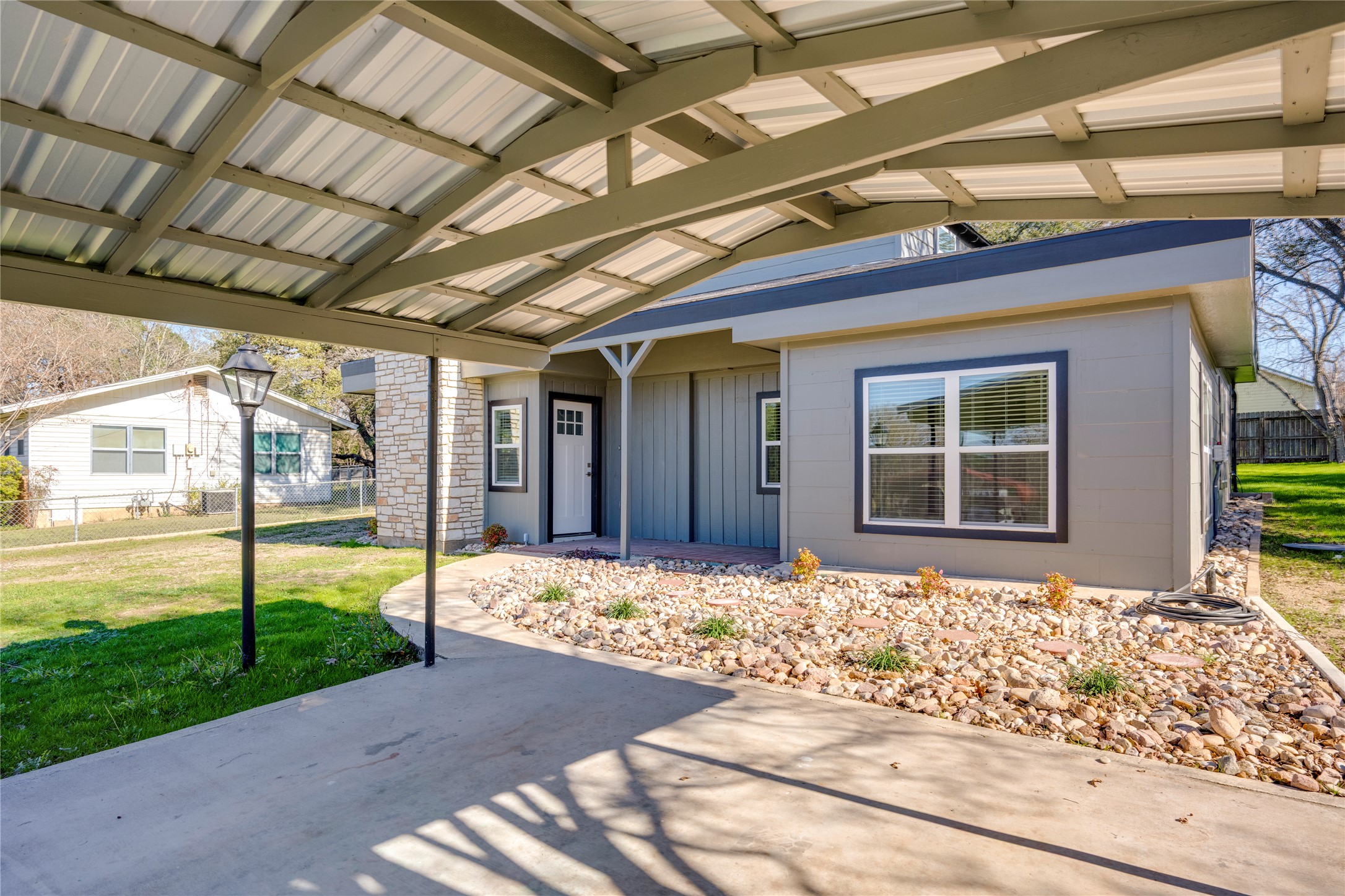809 North West Street Burnet, TX 78611 - Photo 4 of 40 a front view of a house