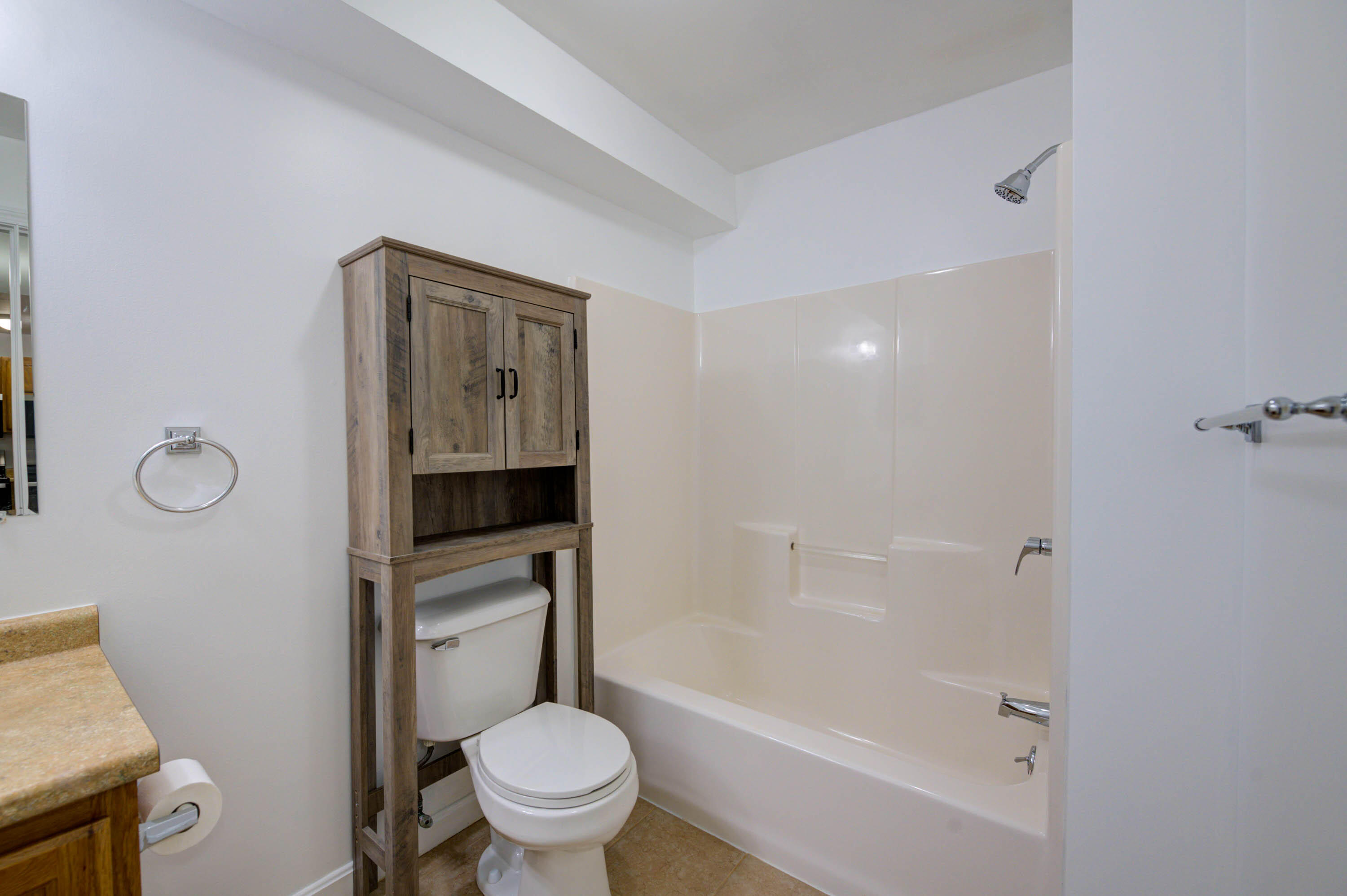 18 Smithwheel Road, Unit 63 Old Orchard Beach, ME 04064 - Photo 13 of 29 Full Bath
