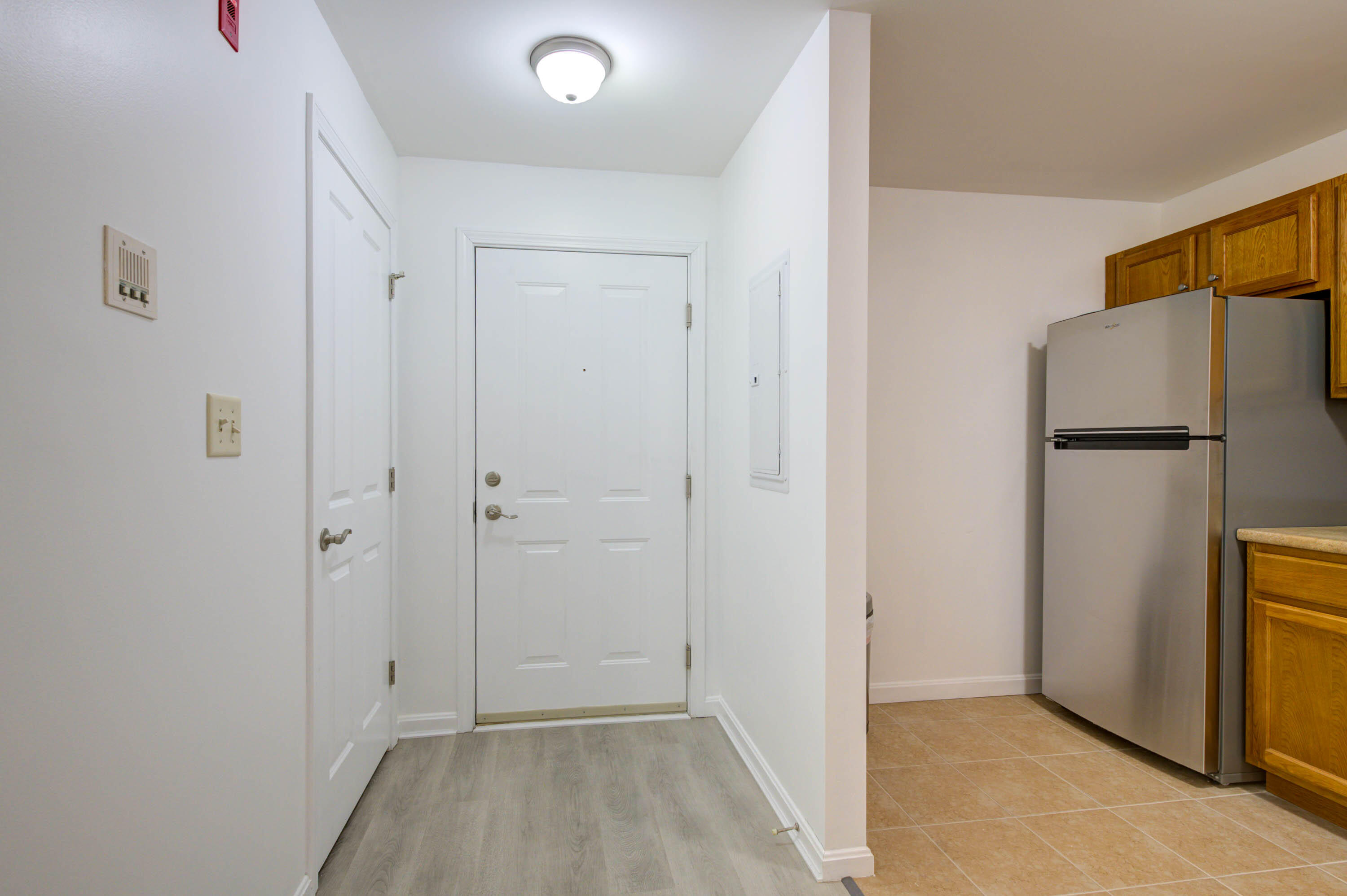 18 Smithwheel Road, Unit 63 Old Orchard Beach, ME 04064 - Photo 8 of 29 Entry