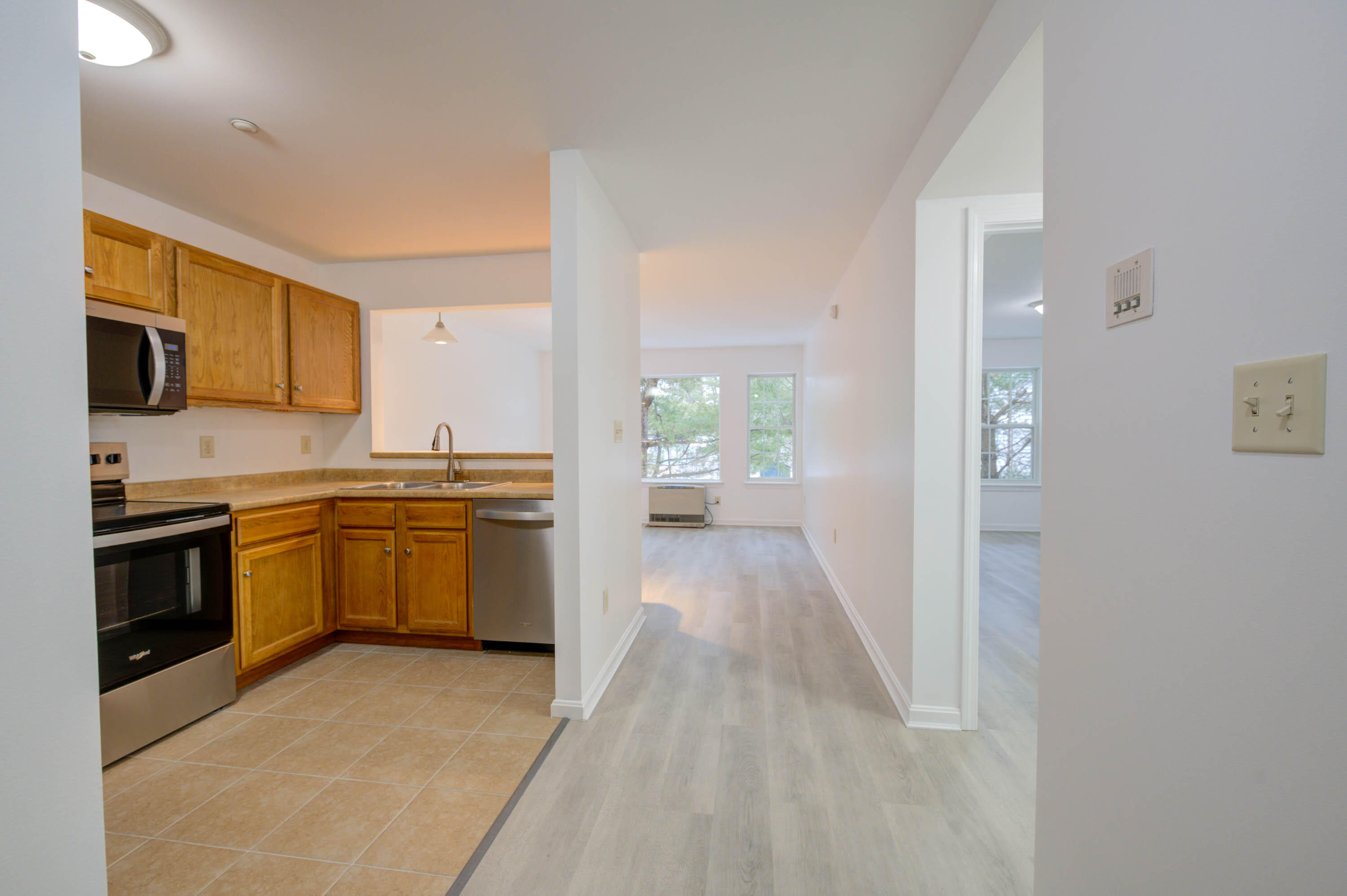 18 Smithwheel Road, Unit 63 Old Orchard Beach, ME 04064 - Photo 9 of 29 Entry