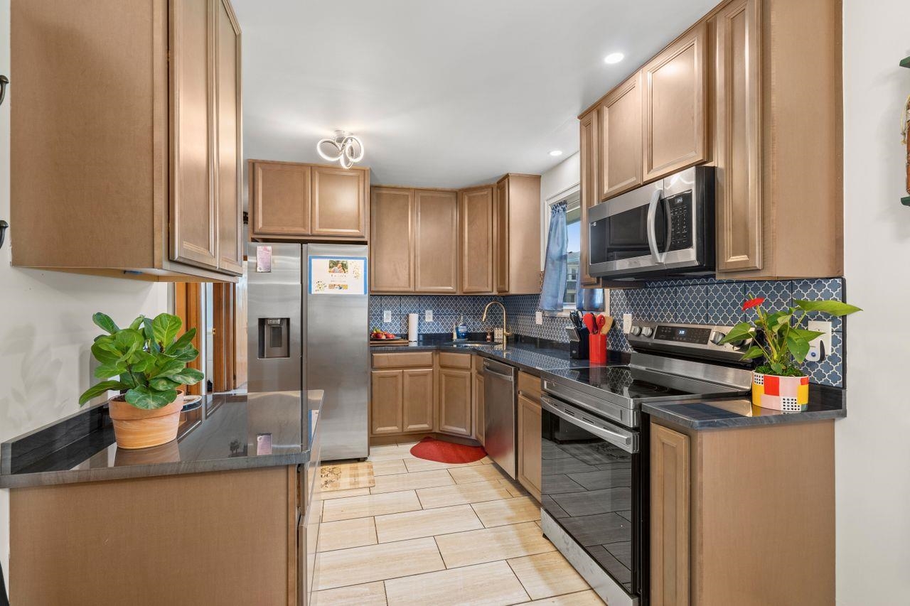 416 Cilley Road Manchester, NH 03103 - Photo 29 of 33