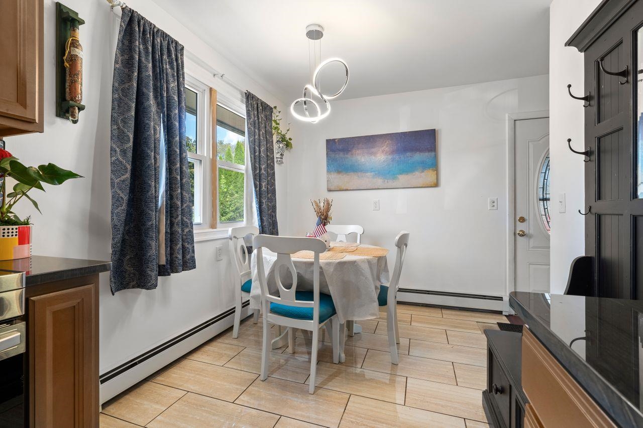 416 Cilley Road Manchester, NH 03103 - Photo 4 of 33