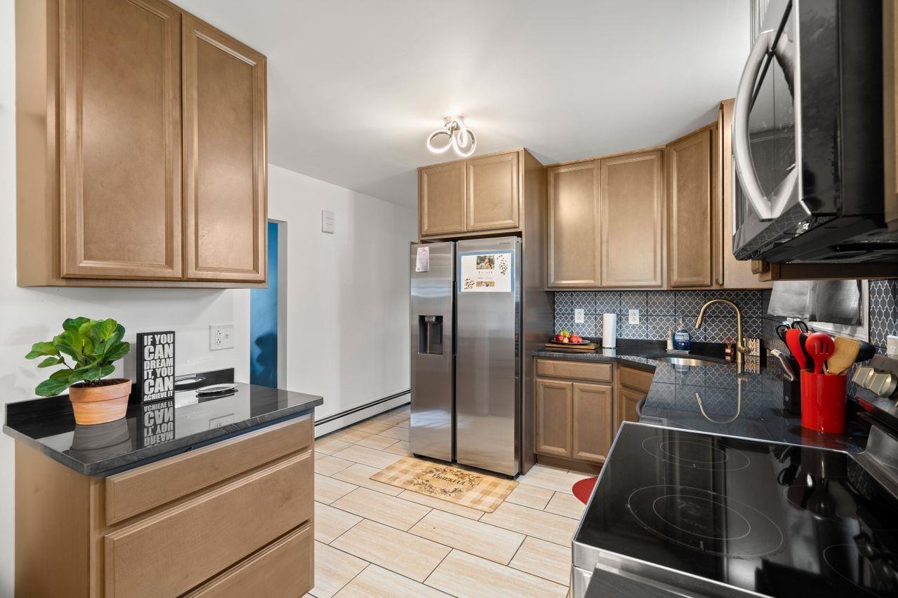 416 Cilley Road Manchester, NH 03103 - Photo 6 of 33