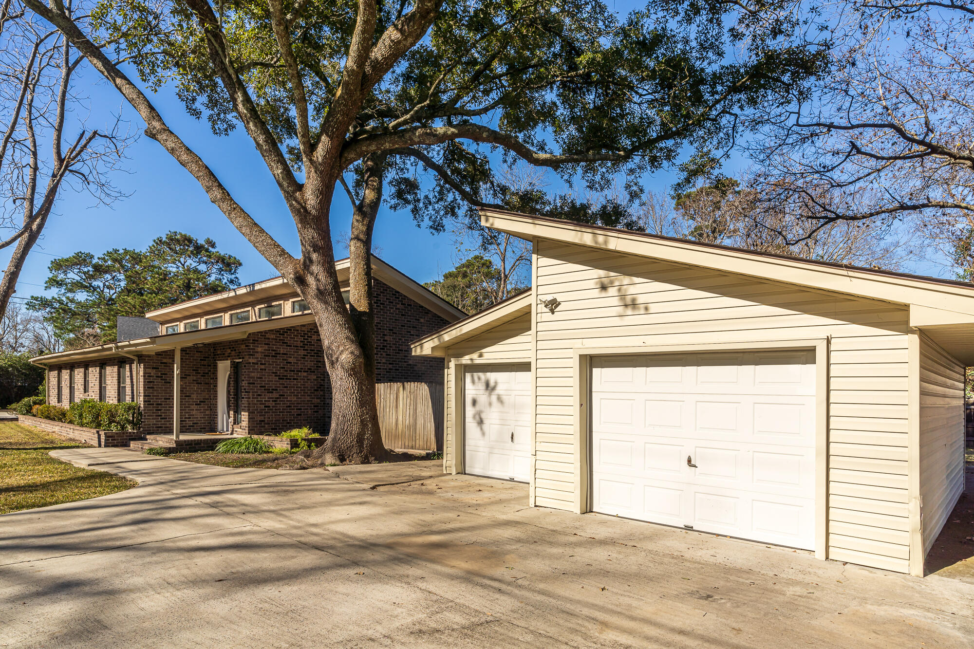 1612 Means Street Charleston, SC 29412 - Photo 3 of 24 DSC09072