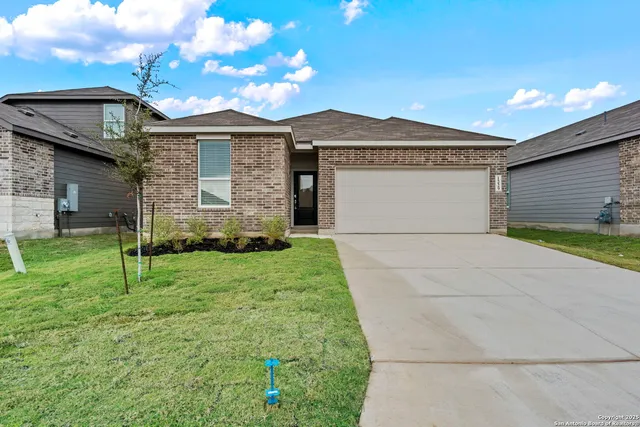 $278,999 | 2119 Artemis Drive, Portland, TX 78374