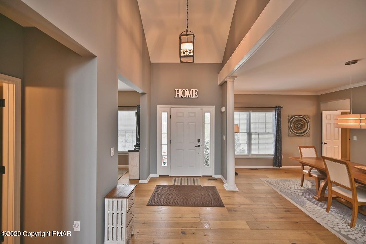 127 Skytop Road Long Pond, PA 18334 - Photo 11 of 106 Entryway