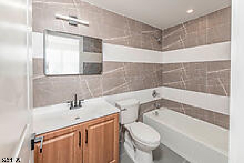 125 Broughton Avenue, Unit 3 Bloomfield, NJ 07003 - Photo 3 of 9