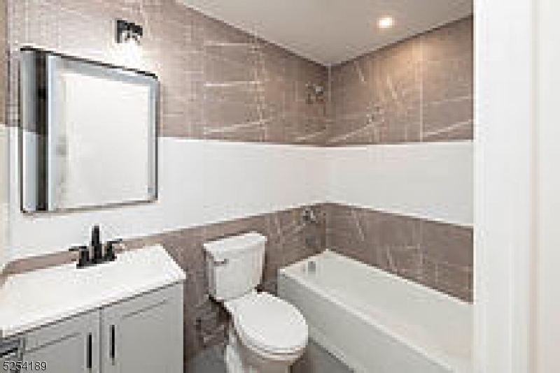 125 Broughton Avenue, Unit 3 Bloomfield, NJ 07003 - Photo 4 of 9