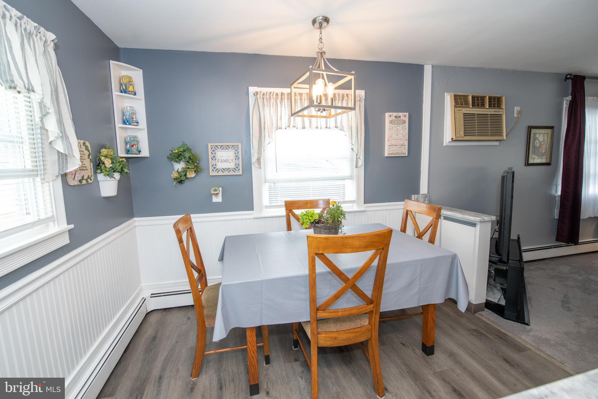1005 Tomlinson Road Philadelphia, PA 19116 - Photo 26 of 80 Kitchen/ full size dining area