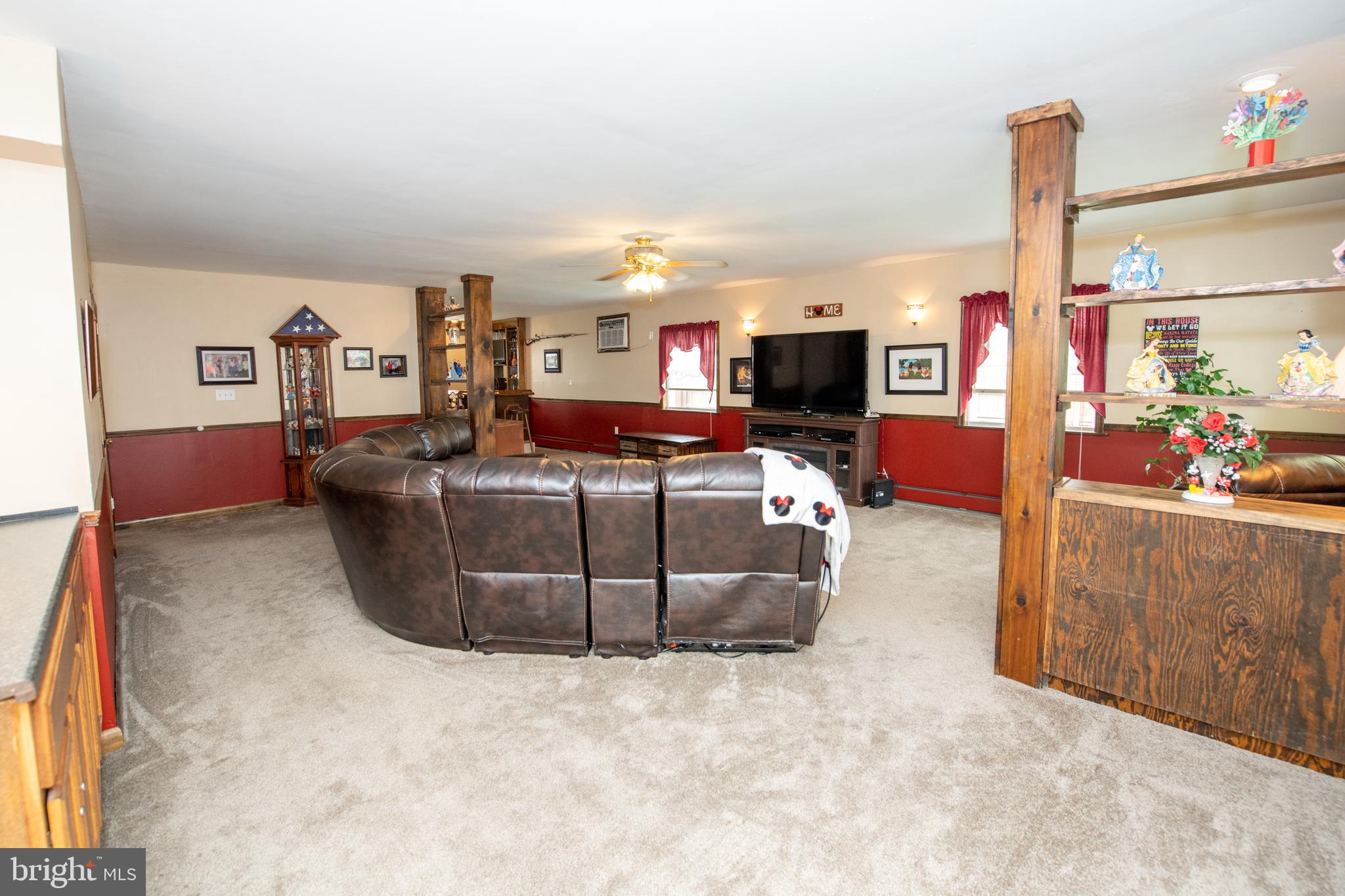 1005 Tomlinson Road Philadelphia, PA 19116 - Photo 44 of 80 Large Family Room