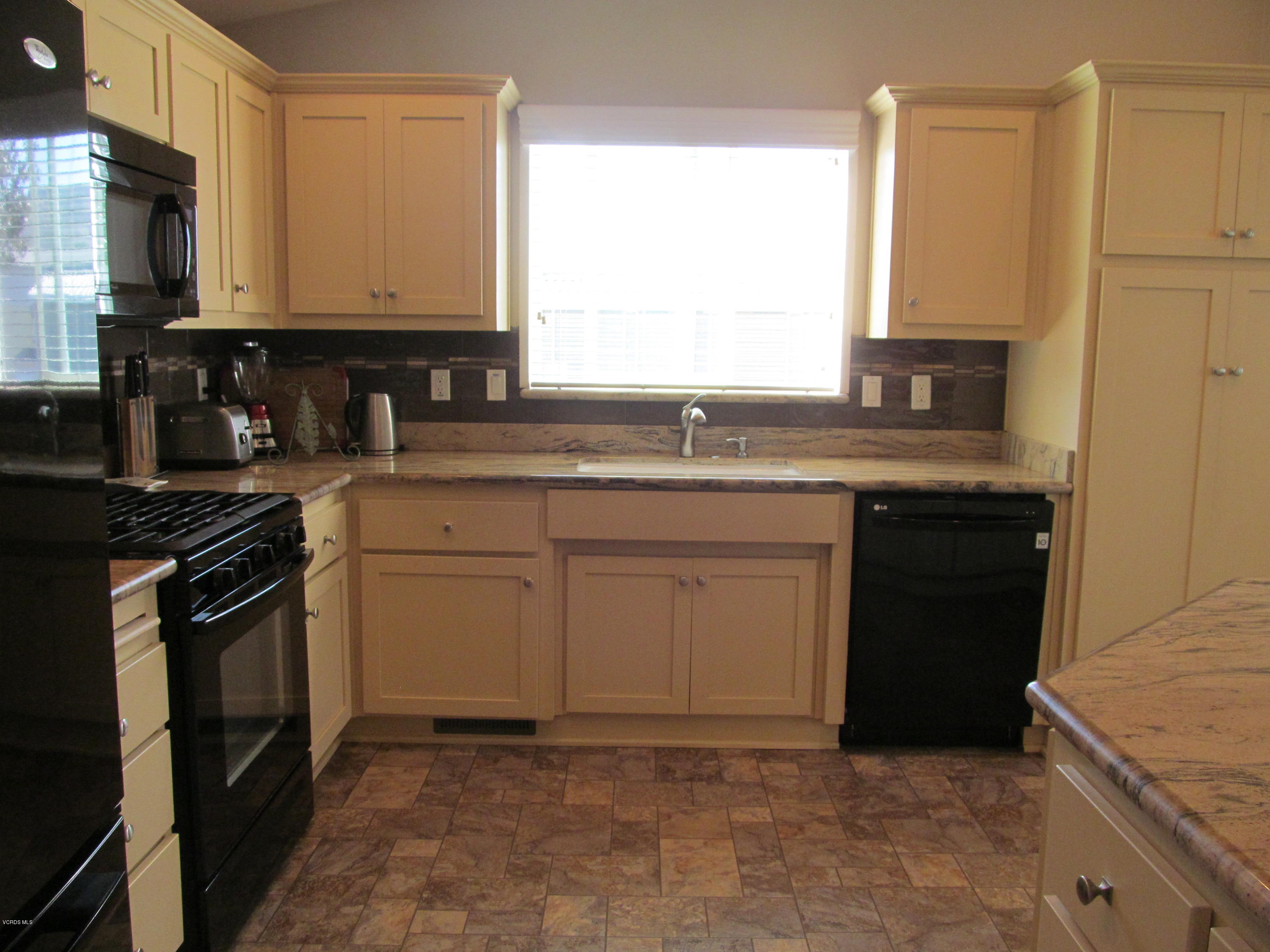 195 Tierra Rejada Road, Unit 141 Simi Valley, CA 93065 - Photo 12 of 50 IMG_5616