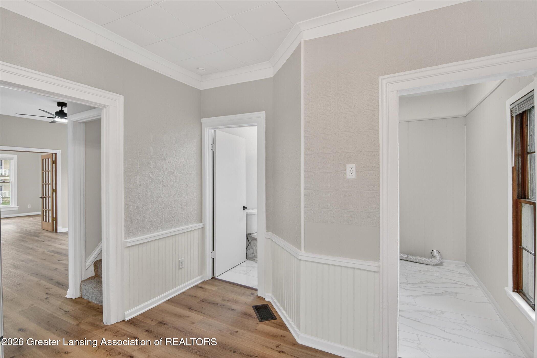 513 North Waterloo Avenue Jackson, MI 49201 - Photo 22 of 40 23-513-N-Waterloo-Ave-WindowStill