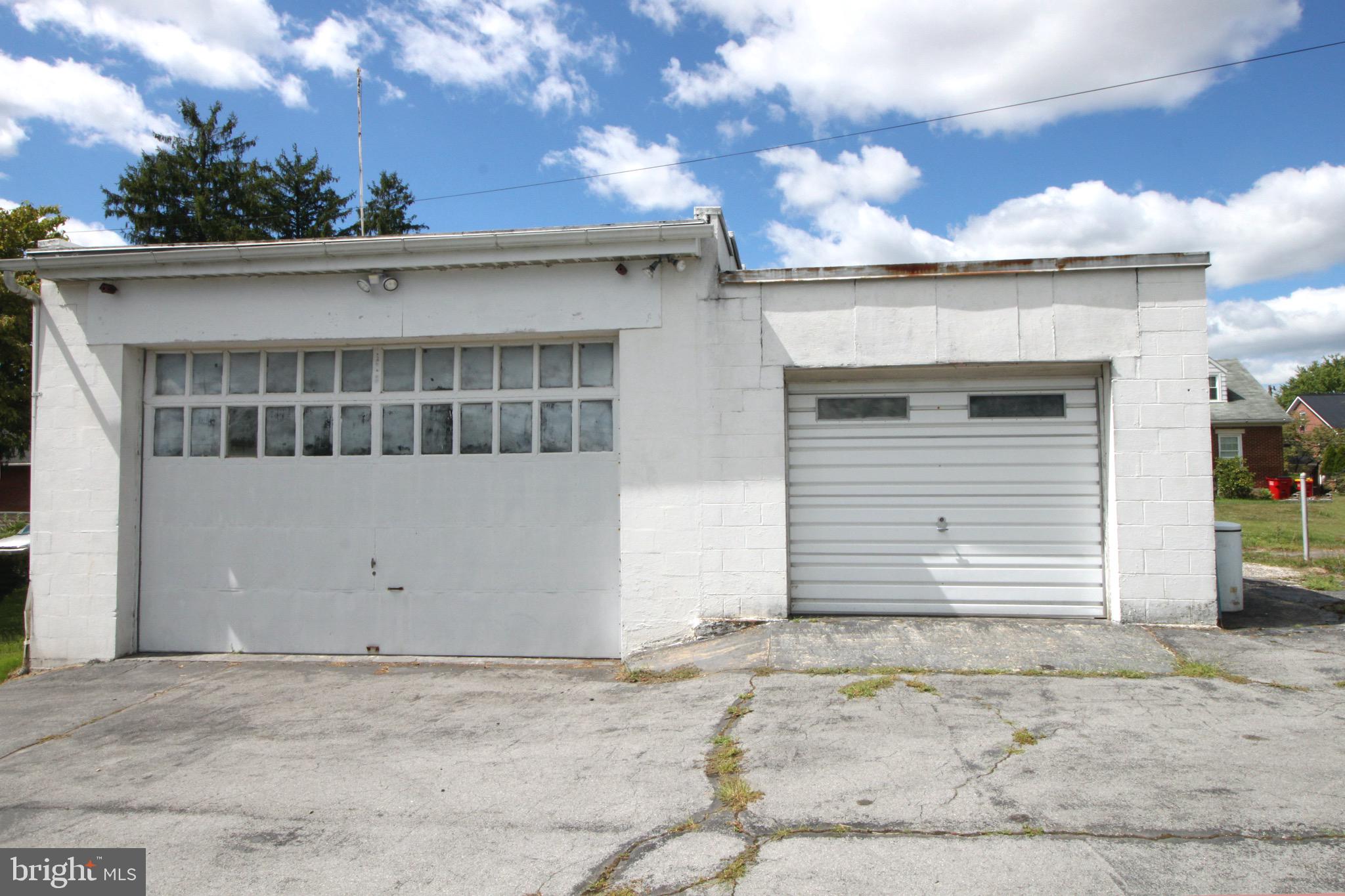 13505 Spriggs Road Hagerstown, MD 21742 - Photo 22 of 26 Garage