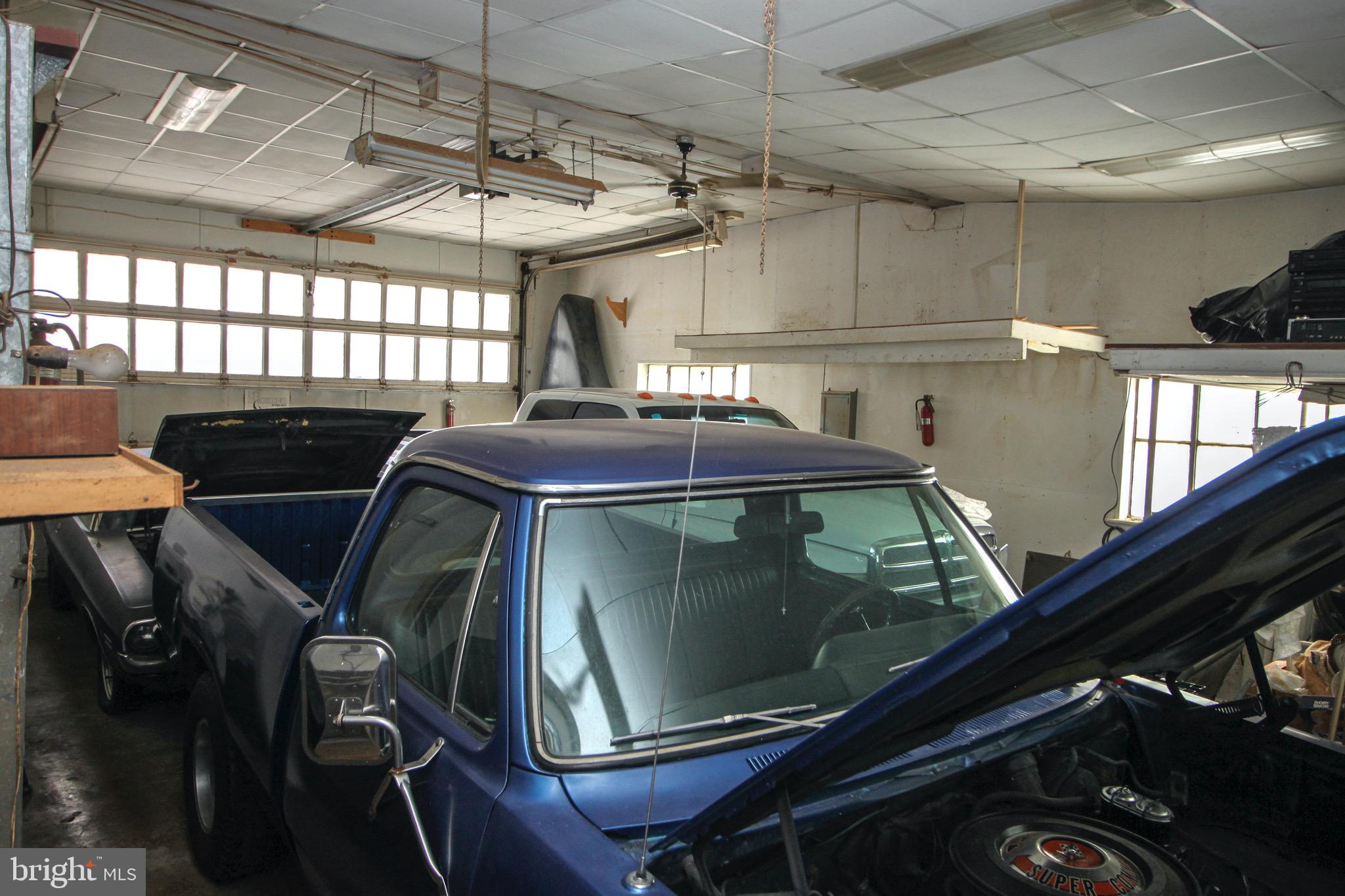 13505 Spriggs Road Hagerstown, MD 21742 - Photo 25 of 26 Garage